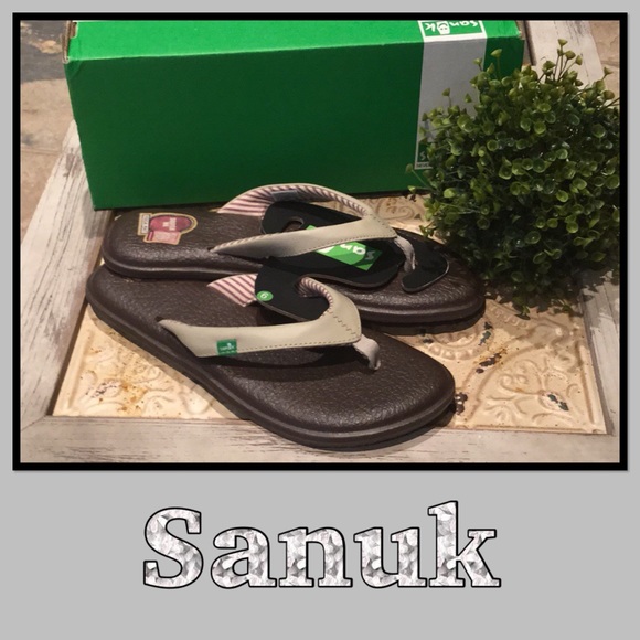 sanuk yoga chakra flip flop